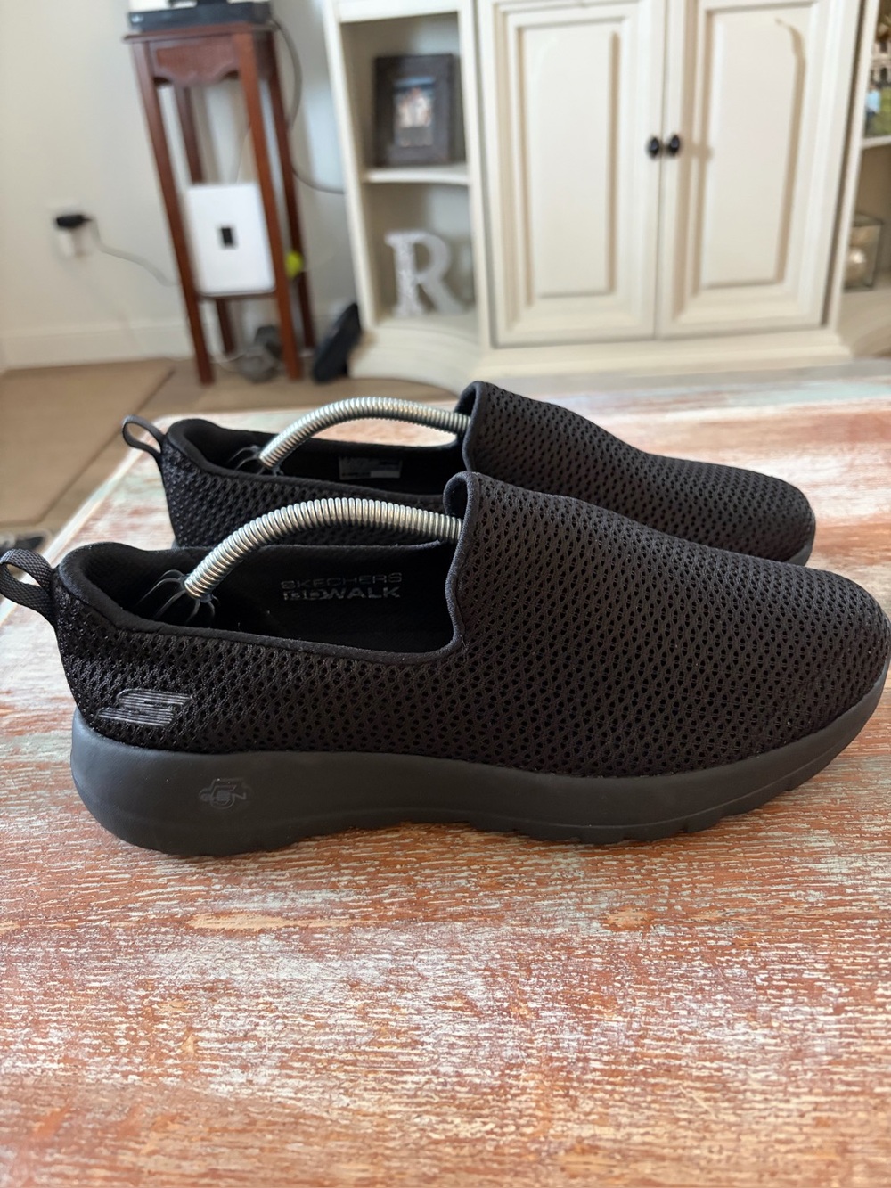 Skechers Go Walk Joy-Aurora Womens Size 8 Black Athletic Slip On Shoes Sneakers